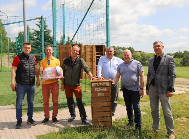 Įgyvendinta ariogališkių iniciatyva – kamuoliai sporto aikštelėse prieinami visiems