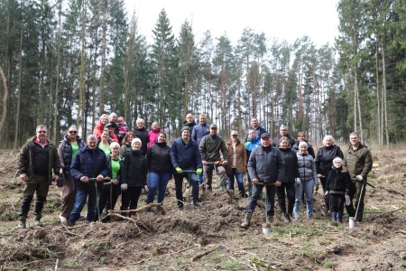 Raseiniškiai dalyvavo Nacionaliniame miškasodyje, skirtame Nepriklausomybės atkūrimo 35-mečiui