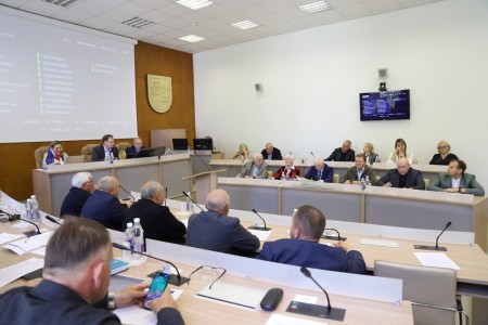 Savivaldybės tarybos posėdyje – dėmesys strateginiam planavimui, gyventojams svarbių paslaugų ir metinių ataskaitų
