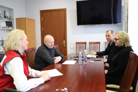 Savivaldybėje vyko susitikimas su Lietuvos Raudonojo Kryžiaus atstovais