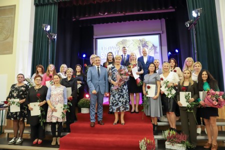 Profesinės šventės metu – gausybė padėkų rajono socialiniams darbuotojams