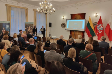 0003_renginio-lietuvos-respublikos-ambasadoje-lenkijoje-akimirkos_1733294298-fe2d358445acd81a998d416e9dd0352b.jpg
