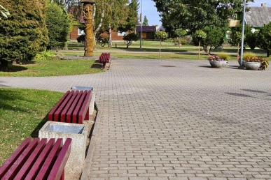 0004_perdazyti-nemaksciu-miestelio-centre-esantys-lauko-baldai-ir-suoliukai-2_1727939611-9ef9570ec1206e3d7d101efe00318fa9.jpg