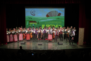 0004_renginio-dalyviai-atliko-bendra-kurini-jurgio-gaizausko-marsa-rozes-ziedelis_1777284665-506d789982325e2dd6ea51cb0408976c.jpg