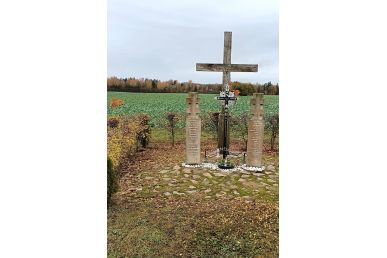 0028_sutvarkytos-zuvusiuju-uz-lietuvos-laisve-atminimo-vietos-raseiniu-kaimiskojoje-seniunijoje_1731072247-fa8732204bcbed3d2f43cf95f09db879.jpg