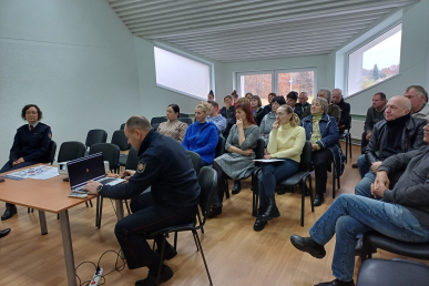 0049_surengtas-pagojuku-seniunaiciu-bendruomeniu-pirmininku-ir-kitu-seniunijos-gyventoju-susitikimas_1733239779-73cddf6a8f4fba7f55ef3731cb3f95c4.jpg